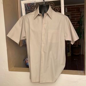Reaction Men’s Size M 15 1/5”Beige Short Sleeve Shirt